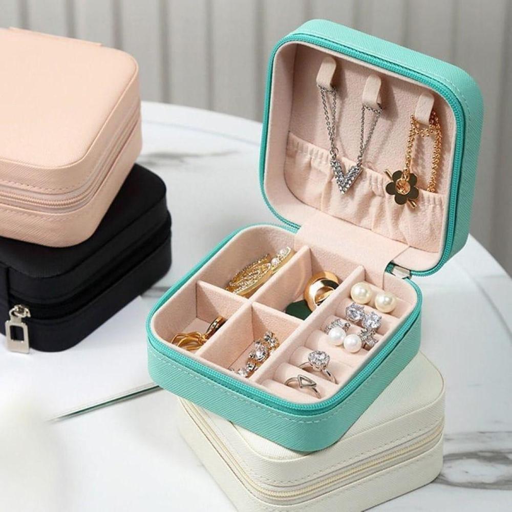 💍 Elegant Travel Jewelry Box